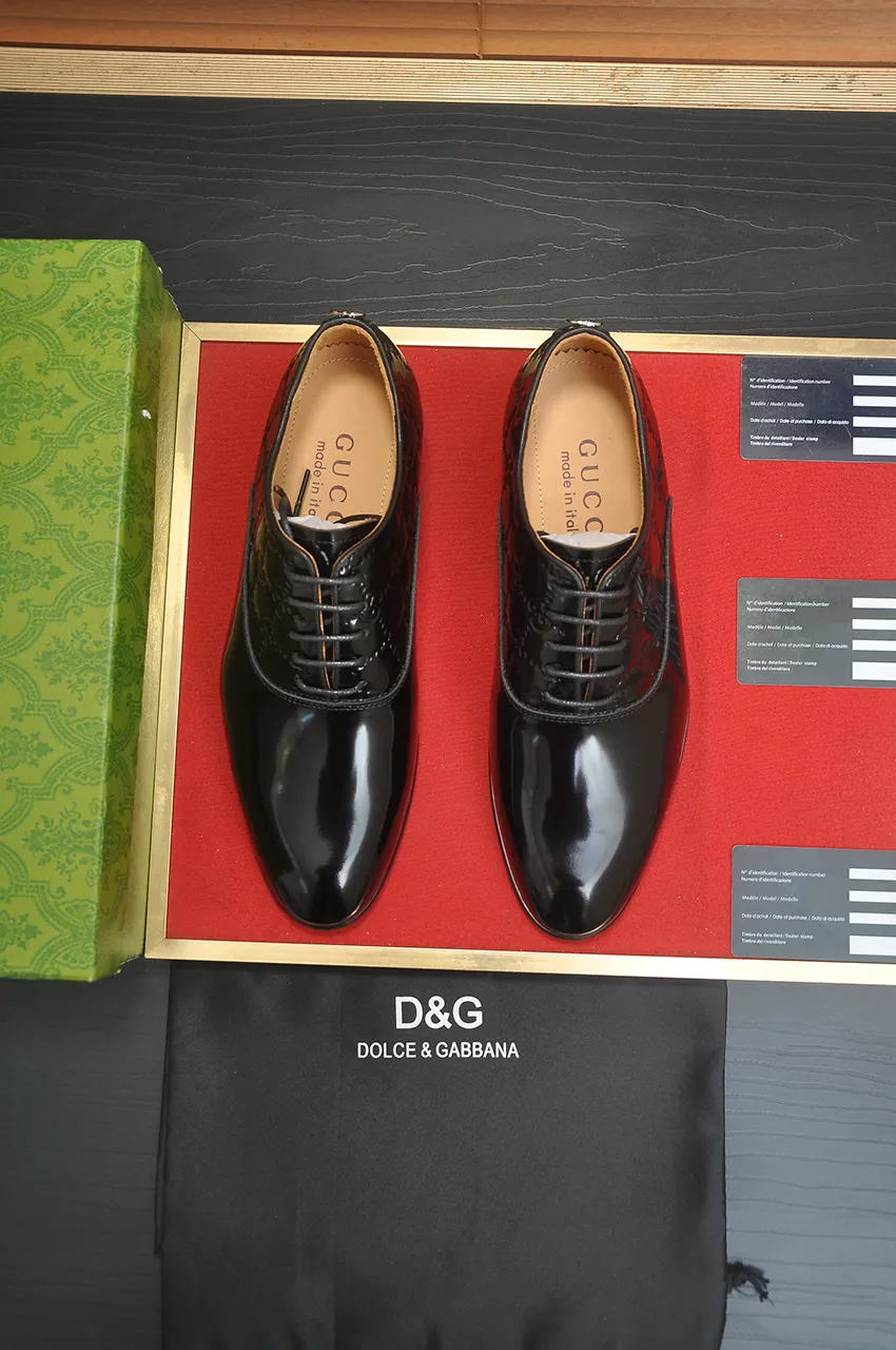 Men's shoes💰500💶Italy's top luxury men's shoe giant (GUCCI) (Gucci) (full cowhide lining) new arrival🍃Original European style🔰 Pleasant to the eye😍In order to make the shoes more durable and non-deformable🌀The production continues to follow traditional methods but there is still no lack of innovation💪Choose original sheepskin for the leather♻️ Smooth and natural And extra bright ⭐Made of imported cowhide, the first choice of rich people 38-45 (45 customized)